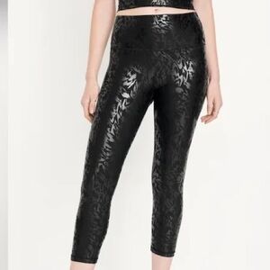NWOT High-Waisted PowerSoft Cropped Leggings Foil Print
